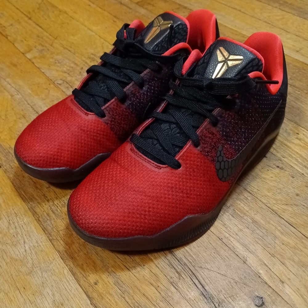 NIKE WOMEN'S SNEAKER